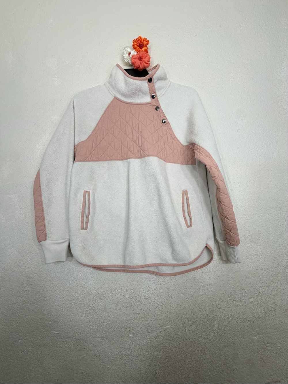 Abercrombie & Fitch Asymmetrical Snap Quilted Fleece Pullover Medium Cream Pink